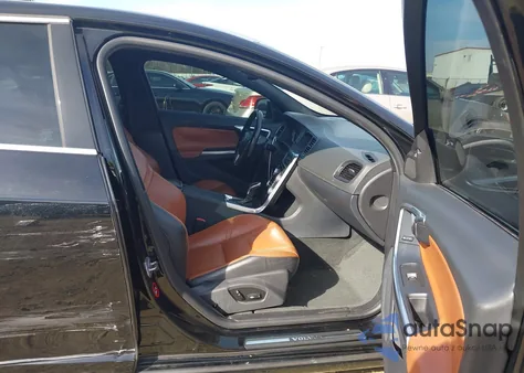 2015 Volvo S60 T5 Premier из США, поврежденный, VIN YV1612TK4F1343813